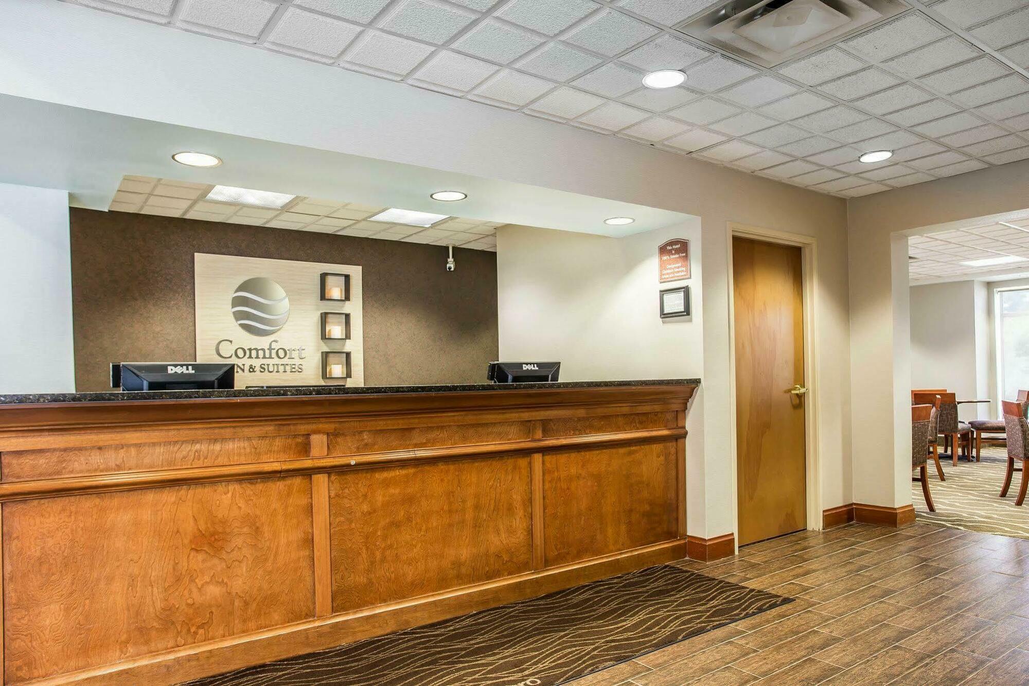 Comfort Inn & Suites Walterboro I-95 Buitenkant foto