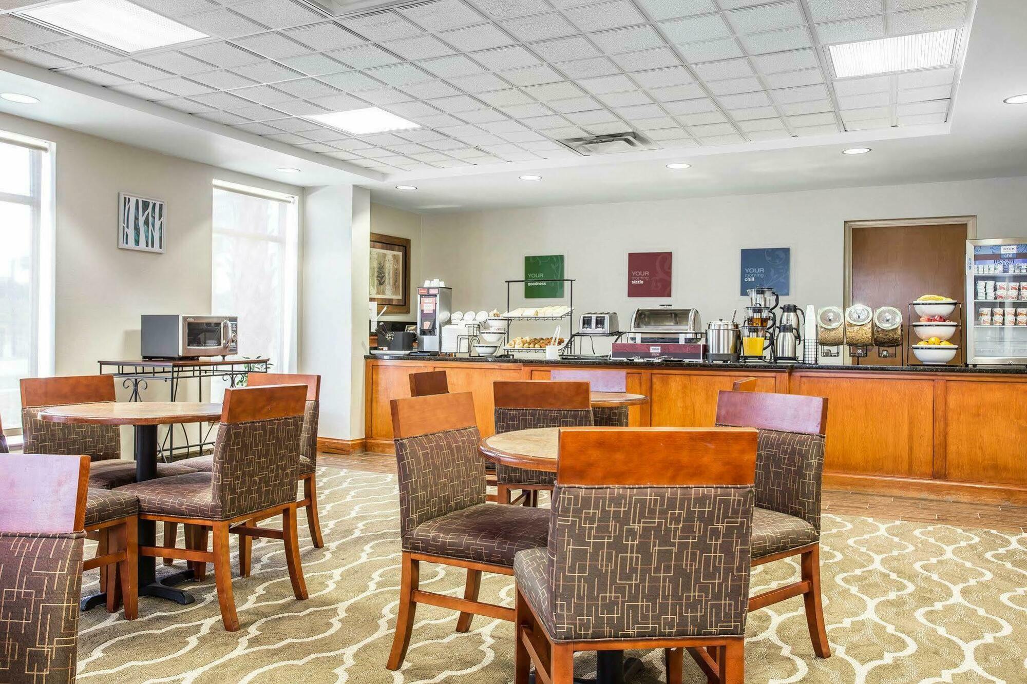 Comfort Inn & Suites Walterboro I-95 Buitenkant foto