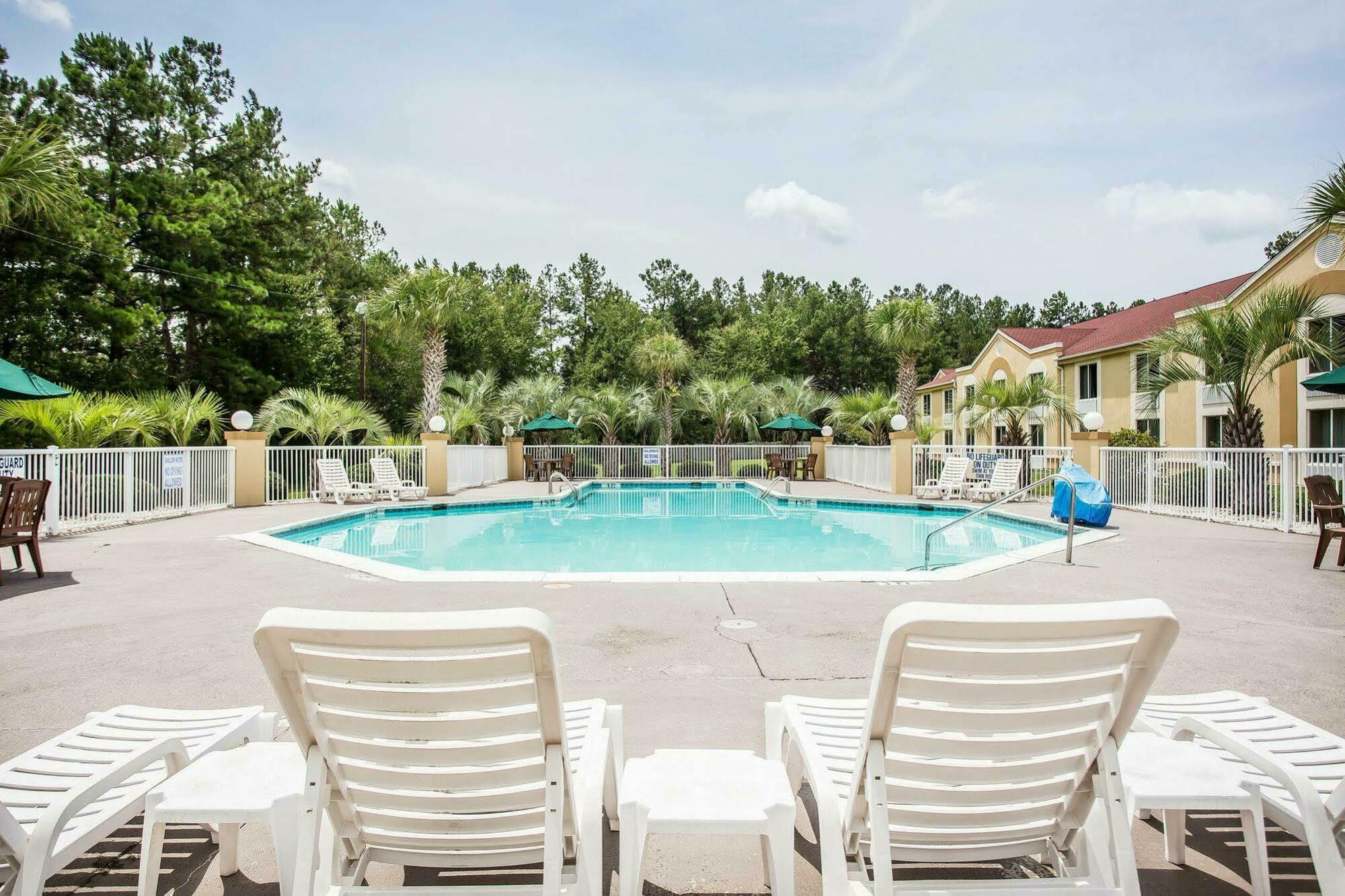 Comfort Inn & Suites Walterboro I-95 Buitenkant foto
